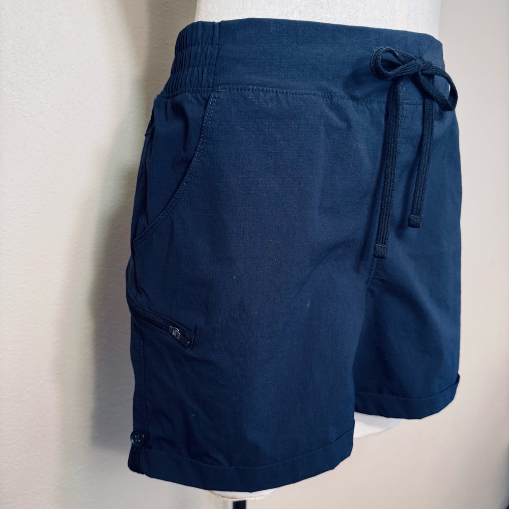 Eddie Bauer Rolled Hem Nylon Spandex Shorts - Picture 2 of 16